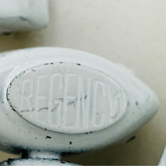 Vintage Regency Signed Brooch Aurora Borealis Rhinestone Circle Pin 1950s Rare - Picture 3 of 10